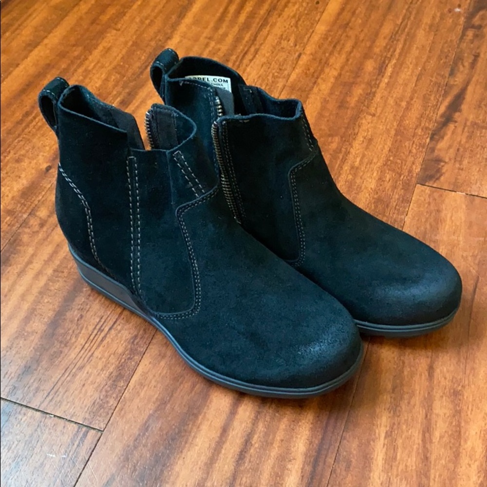 Sorel Evie Booties 6.5